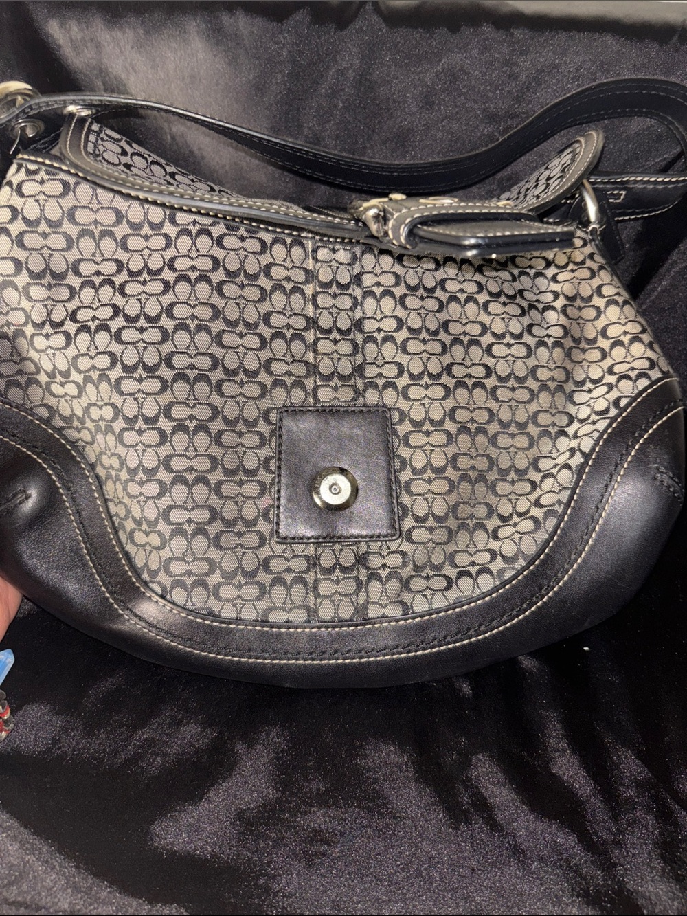Stains Coach Soho signature monogram jacquard shoulder bag with leather trim - Picture 4 of 11